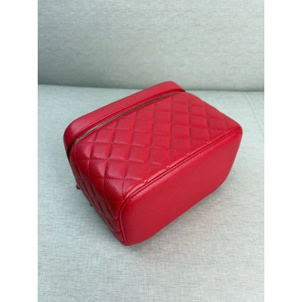 CHANEL Red Caviar Vanity Case Medium GHW